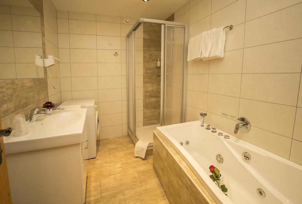 Flachauer Bergkristall Szoba fotó