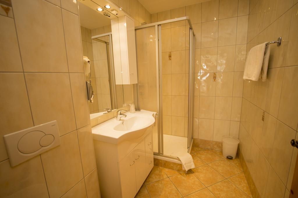 Flachauer Bergkristall Szoba fotó